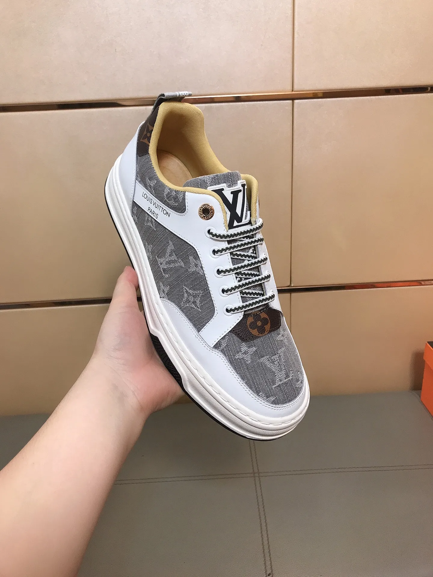 Ex-factory price 380🔥🆕Hot model [Louis Vuitton] LV🔝New Korean style casual men's shoes, high-end brand, the upper is made of Italian imported cowhide + brand printed fabric, and pigskin feet are made🔥, making walking more convenient and comfortable! Amazing work [color]! Create a fashionable personality to set off your uniqueness! A must-have for trendy men! Classic🔥Size: 38-44